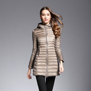 90% White Duck Down Coat Women Ultra Light Down Jackets 2018 winter New Women Long Down Coat Parka with Hood