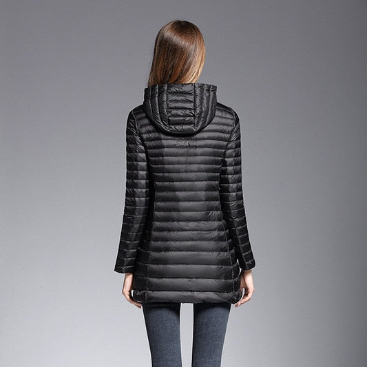 90% White Duck Down Coat Women Ultra Light Down Jackets 2018 winter New Women Long Down Coat Parka with Hood